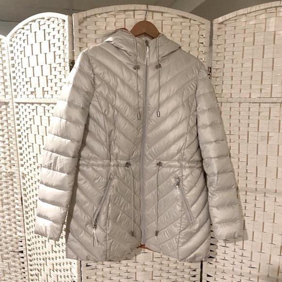 Like New White/Silver Hooded Quilted Anorak Packable from French Connection - Picture 3 of 11